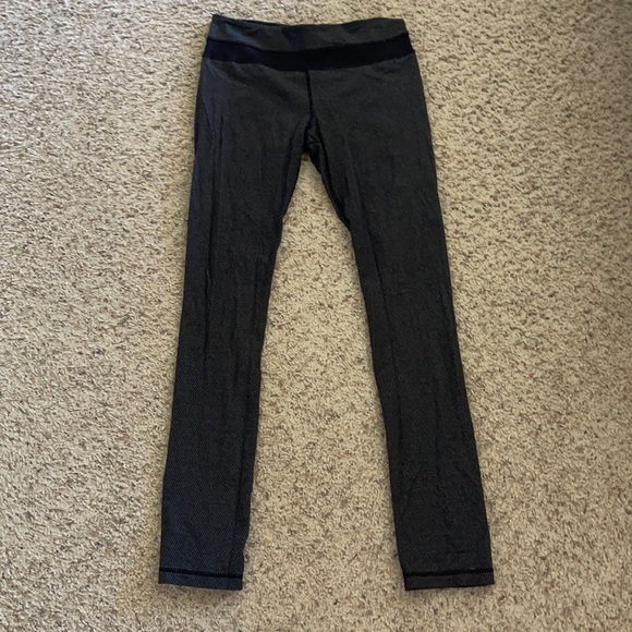 Lululemon size 8 leggings dark black pattern - Picture 1 of 4
